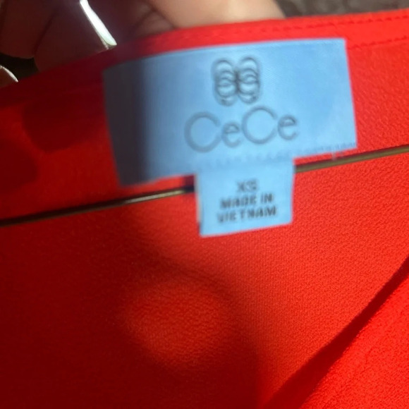 short sleeve red button up cece blouse size xs in excellent like-new condition - Picture 4 of 4